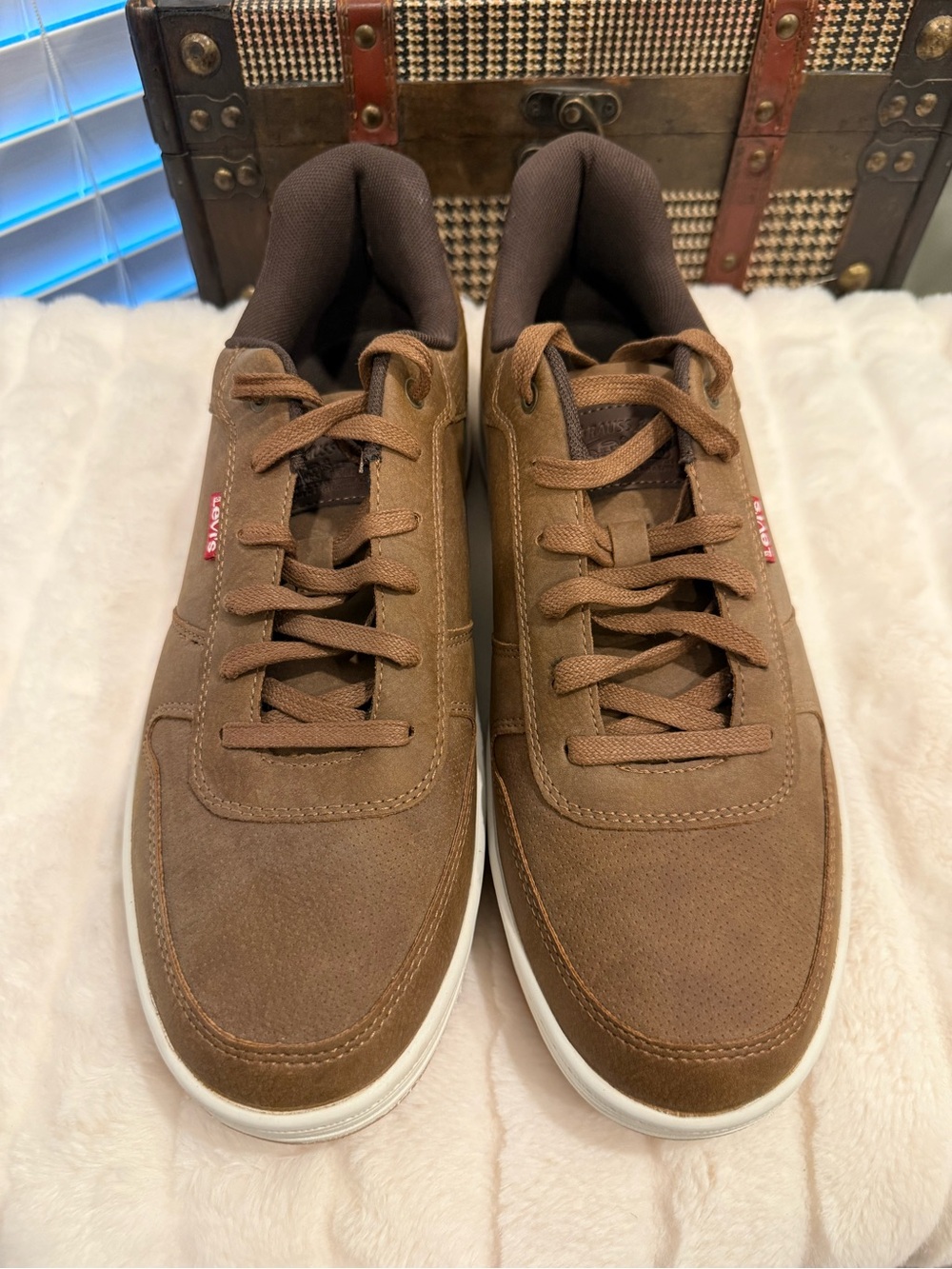 Levi's Brown Low-Top Men's Sneakers with White Midsole